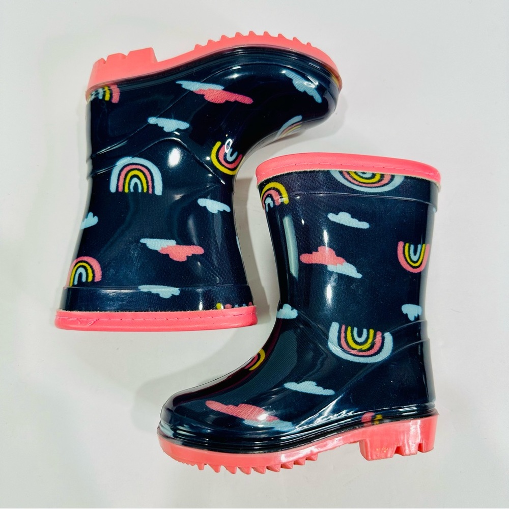 🩷 CARTER’S SIZE 4M RAINBOOTS GREAT CONDITION RAINBOW 🌈 CLOUDS DESIGN NAVY BLUE - Picture 2 of 11